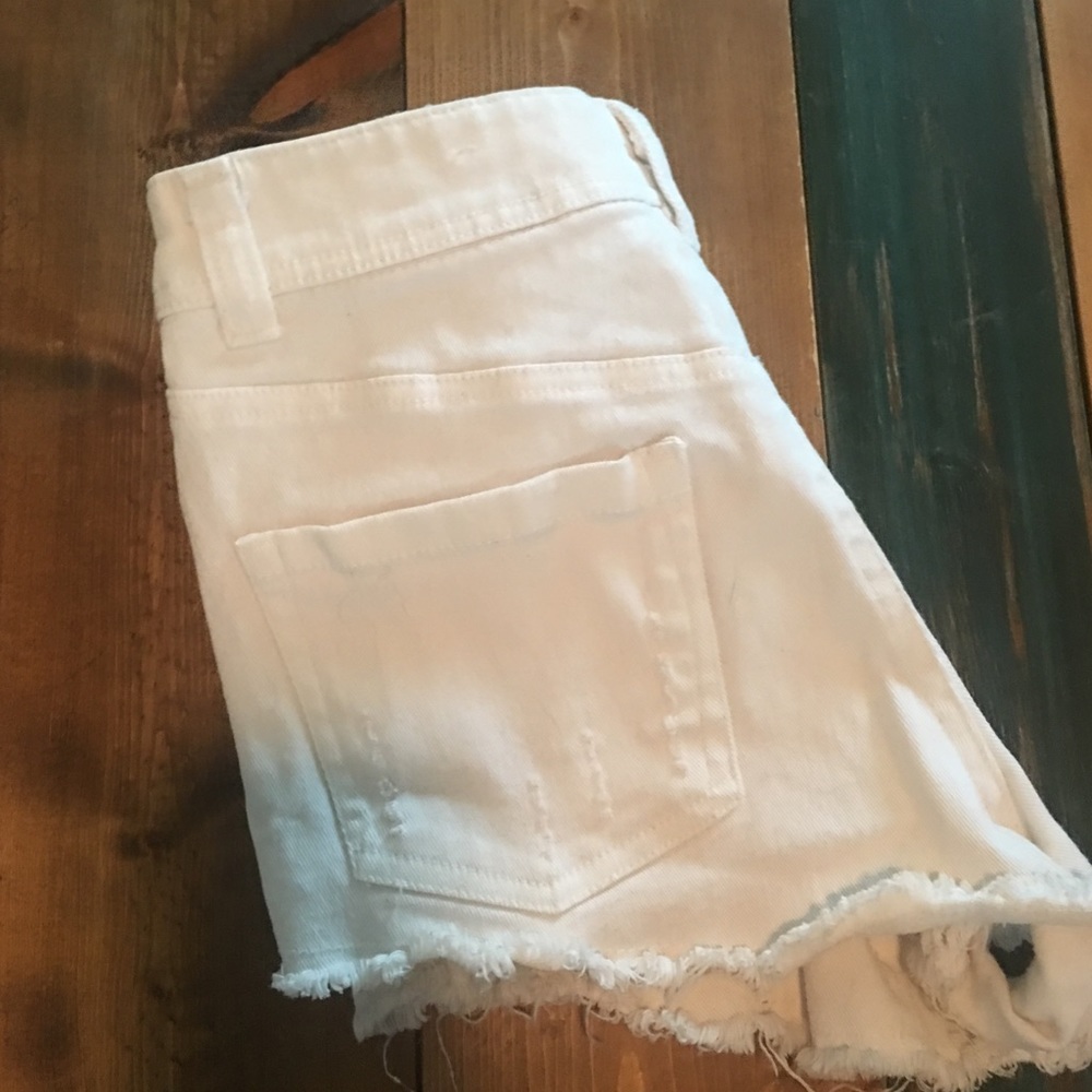 Shorts - Picture 3 of 3